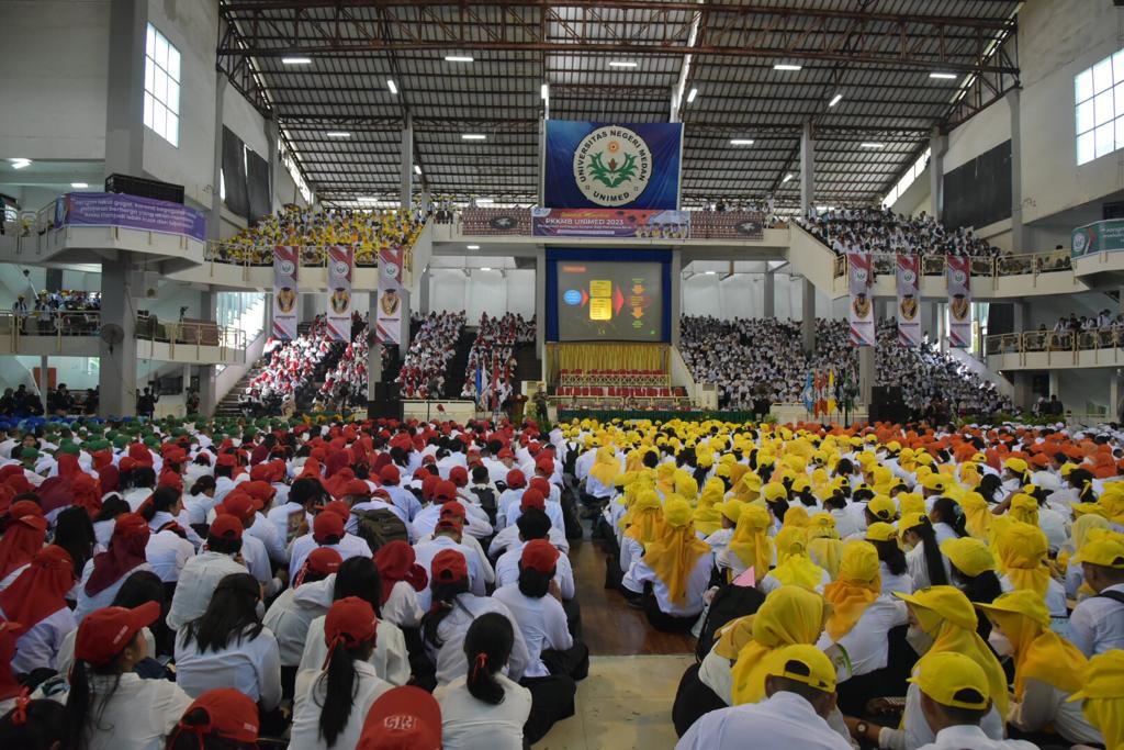 8.555 Mahasiswa Baru Unimed Ikuti PKKMB 2023/2024