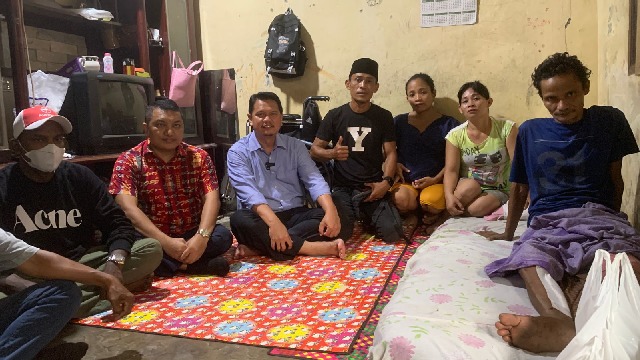 Ketua MPI Kota Medan Prof. Ridha Bantu Kursi Roda untuk Korban Kecelakaan: “Pak Basri Tetap Pahlawan Keluarganya”