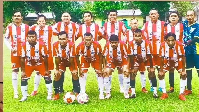 Semangat Ramadan, Wabup Sergai Merumput Bersama Jurnalis FC di Trofeo U-40